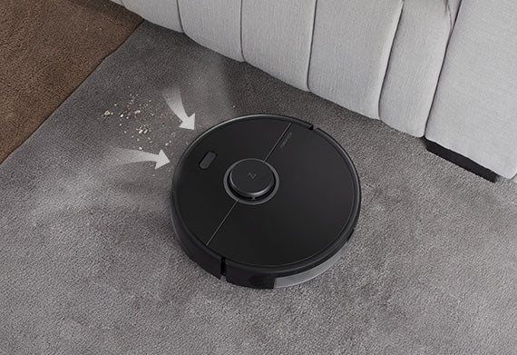 Die starke Saugkraft des Roborock S5 Max zieht Schmutz aus der Tiefe von Teppichen Die starke Saugkraft des Roborock S5 Max zieht Schmutz aus der Tiefe von Teppichen